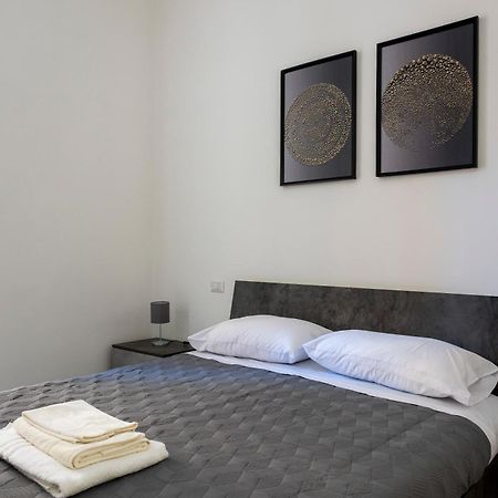 Casa Vacanze Nemesi Tyche Salerno Exteriör bild